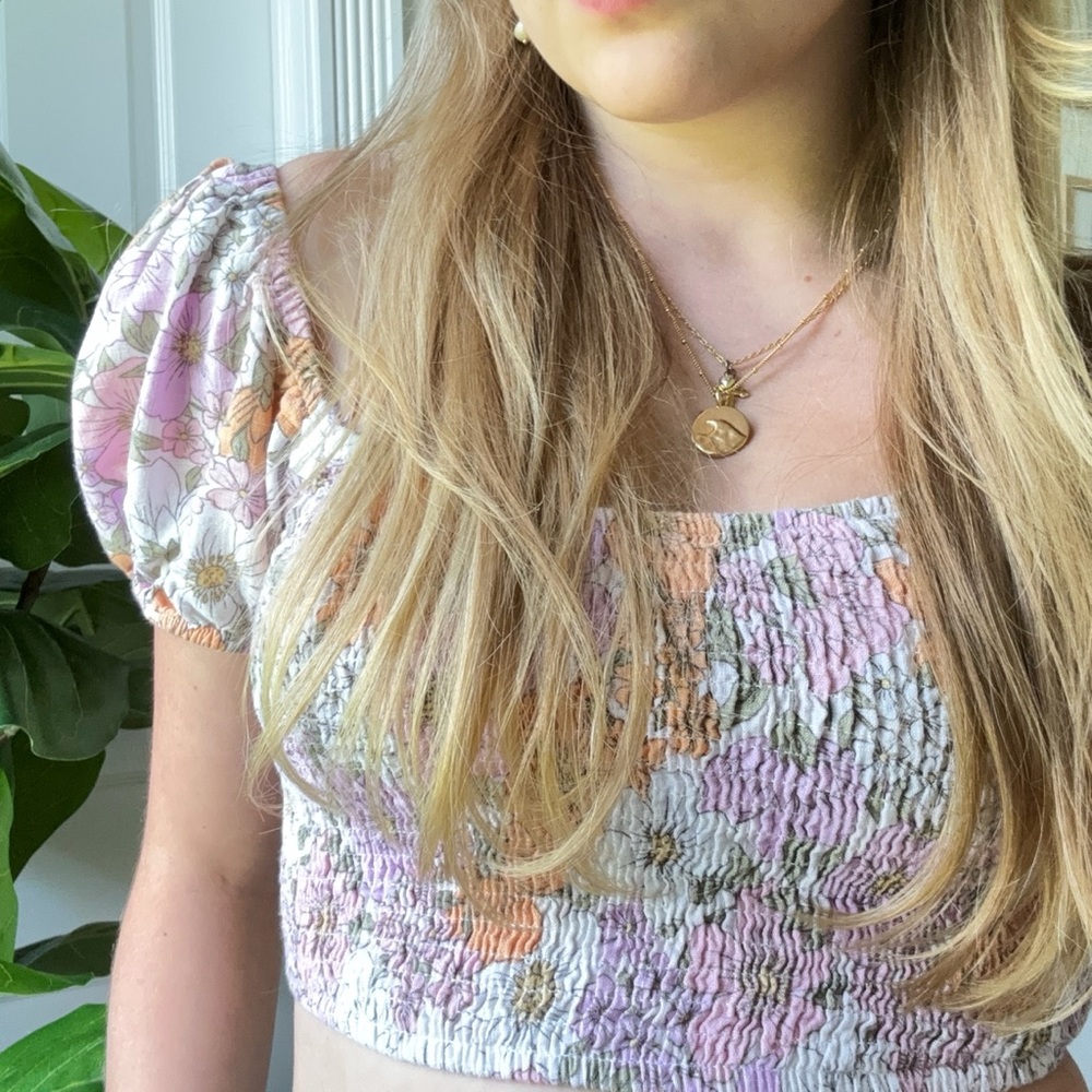 adorable floral top size xs